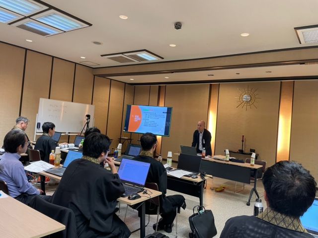 #研修会　
9月30日〜10月1日、西別院では宗務機関統一会計システム「BASE-One」導入に関する説明会が行われました。
説明会には東海教区教務所職員と岐阜教区教務所の職員が参加し、宗務の会計処理の透明性向上や、業務の標準化を図るため、
中央宗務機関にて運用している稟議・会計処理システムを導入するため開催され、システムの概要と操作について説明をいただきました。

#西別院 #本願寺名古屋別院 #本願寺岐阜別院
#BASE-one